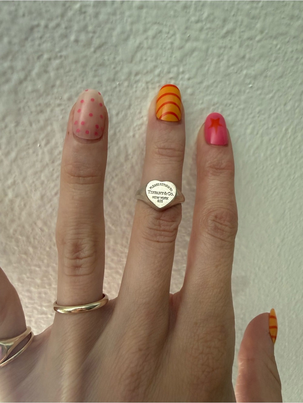 Tiffany & Co. Heart Tag Signet Ring - Silver
SIZE 5 - Picture 1 of 8